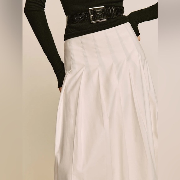 NEW Reformation Zinnia Low Waist Skirt in White | size 2 - Picture 4 of 13